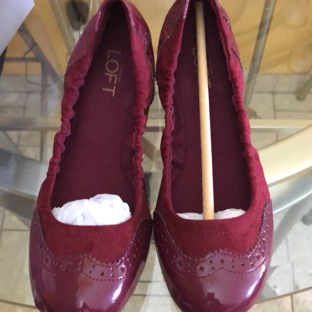 NWT LOFT CABERNET BARRETT OXFORD FLAT